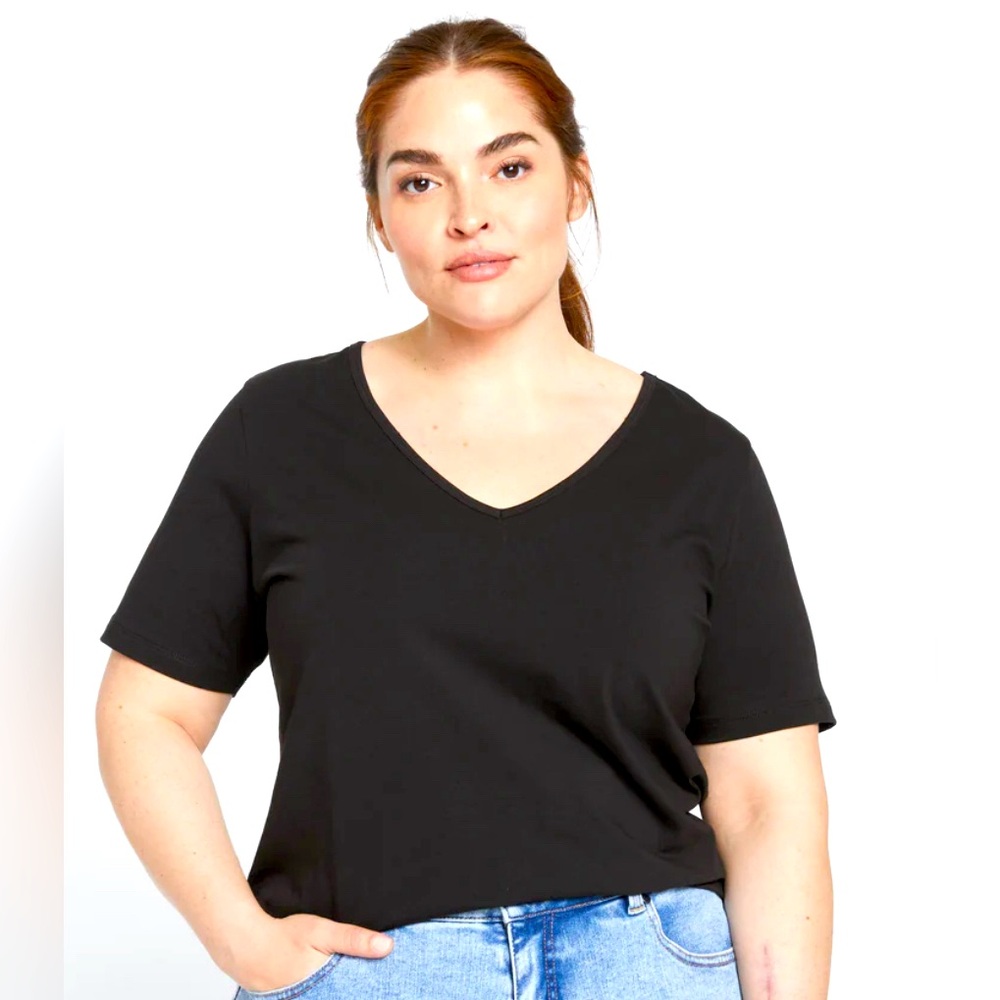 Universal Standard Double-V Tee, black, US Large (22-24)